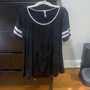 Lularoe black perfect t medium